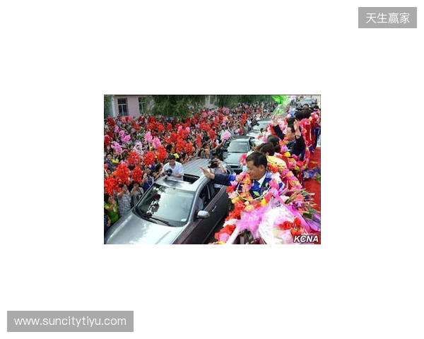 夺得湘超冠军！永州队球员乘坐花车回城，市民夹道欢迎