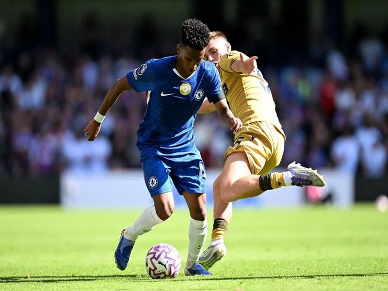 跟队：埃斯特旺参加了切尔西的公开训练，里斯、约恩森缺席